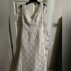 Wedding Dress - sz 10 brand new